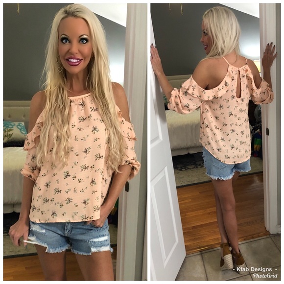 LAST 1! 💕Soft Peach Floral Cold Shoulder Blouse! - Picture 3 of 4